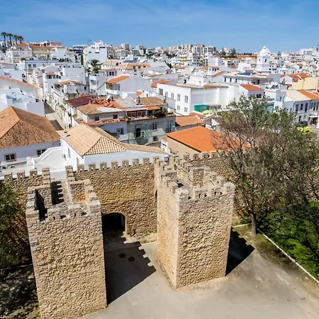 Old Town Lovers By Seewest *